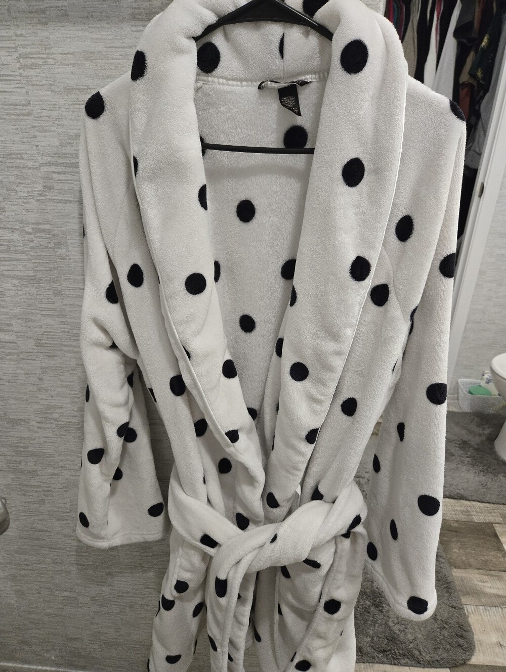 Victoria's Secret White Plush Robe with Black Polka Dots